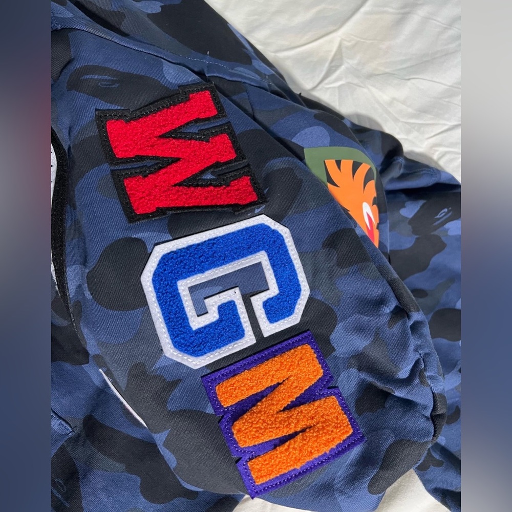 Blue bape hoodie Xl 💯 authentic